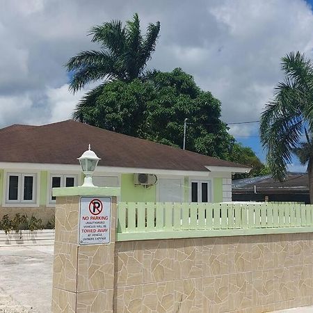 Budget & Basic In Local Neighborhood, 7Min Drive To Downtown Nassau Beach Paradise Eksteriør bilde