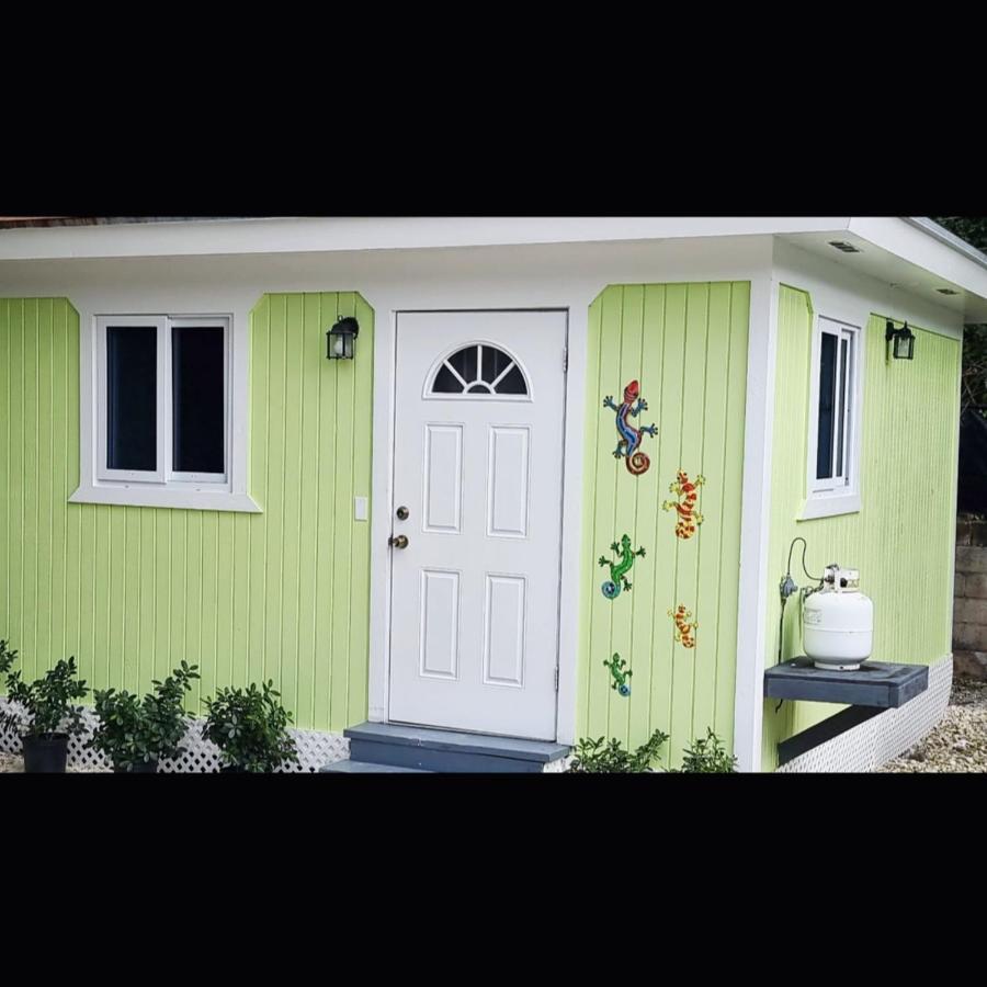Budget & Basic In Local Neighborhood, 7Min Drive To Downtown Nassau Beach Paradise Leilighet Eksteriør bilde